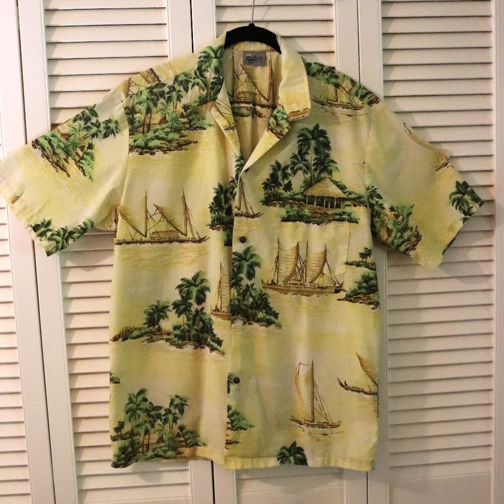 MADE IN HAWAII VGT MENS LARGE SHIRT PALMS & OUTRIGGERS